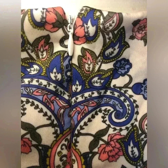 Multicolored Embellished Knee-Length Dress - Picture 9 of 16